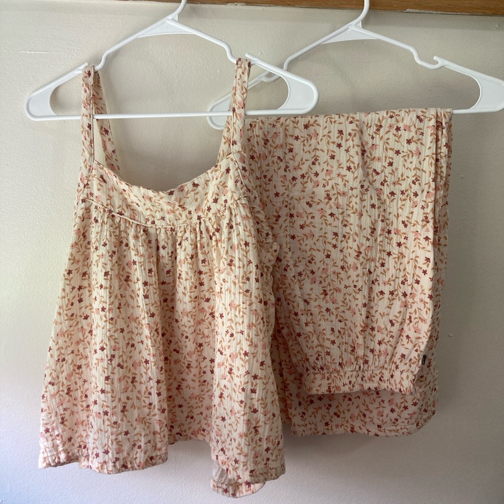Modern Moment Cream and Pink Floral Set